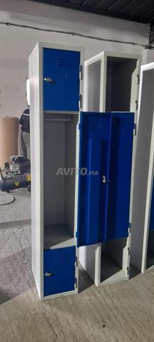 خزانة ملابس معدنية