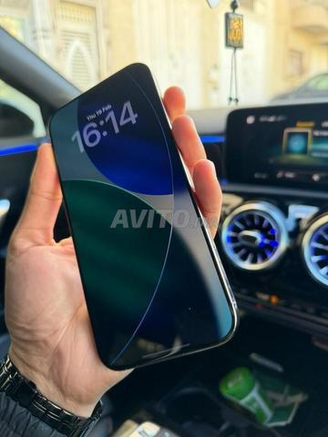 iPhone 16 Pro Max 256 Go très bon état