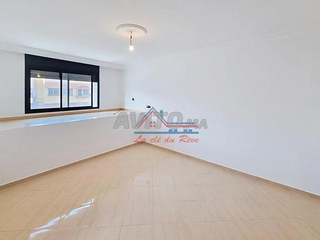 Joli appart neuf de 70m à louer Av Menzeh - image 2