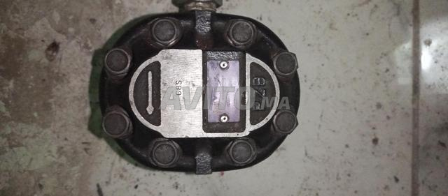 Pompe hydraulique camion - 2