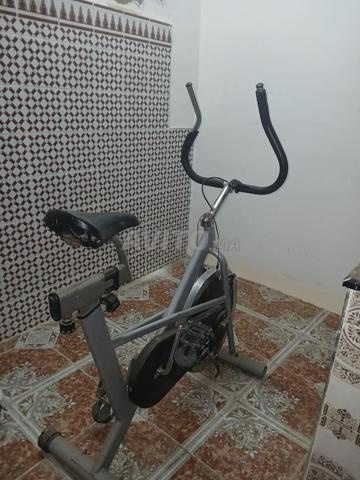 Vélo d'appartement en bon état à vendre - 2