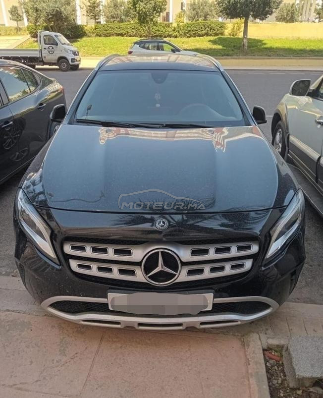 Voiture mercedes GLA 200 excellent état 