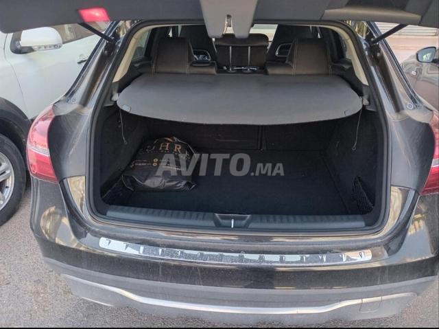 Voiture Mercedes GLA 200 excellent état - 2