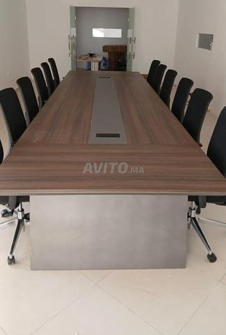 طاولة اجتماعات أنيقة – Table de réunion élégante - 2