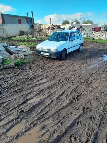 Voiture Fiat Uno - 2