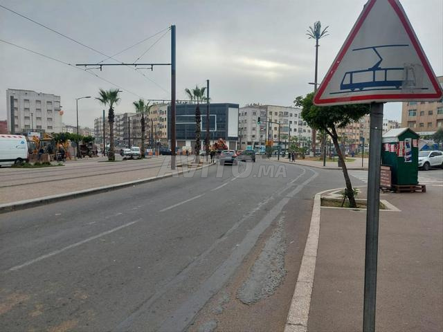 LOCAL SUR BD EN FACE TRMWAY 6000 DH - 2