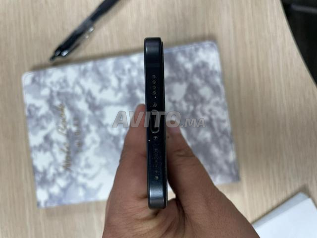 📱 iPhone 15 Plus 128GB à vendre – Très bon état