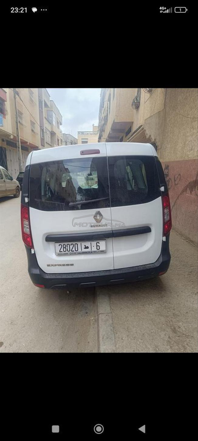 سيارة مستعملة للبيع 