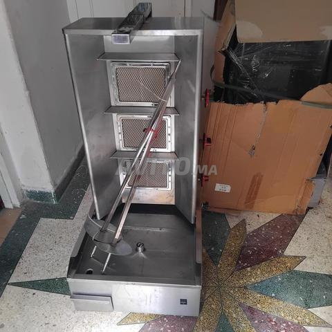 شواية شاورما جديدة بالكرتون صناعة إيطالية للبيع - 2