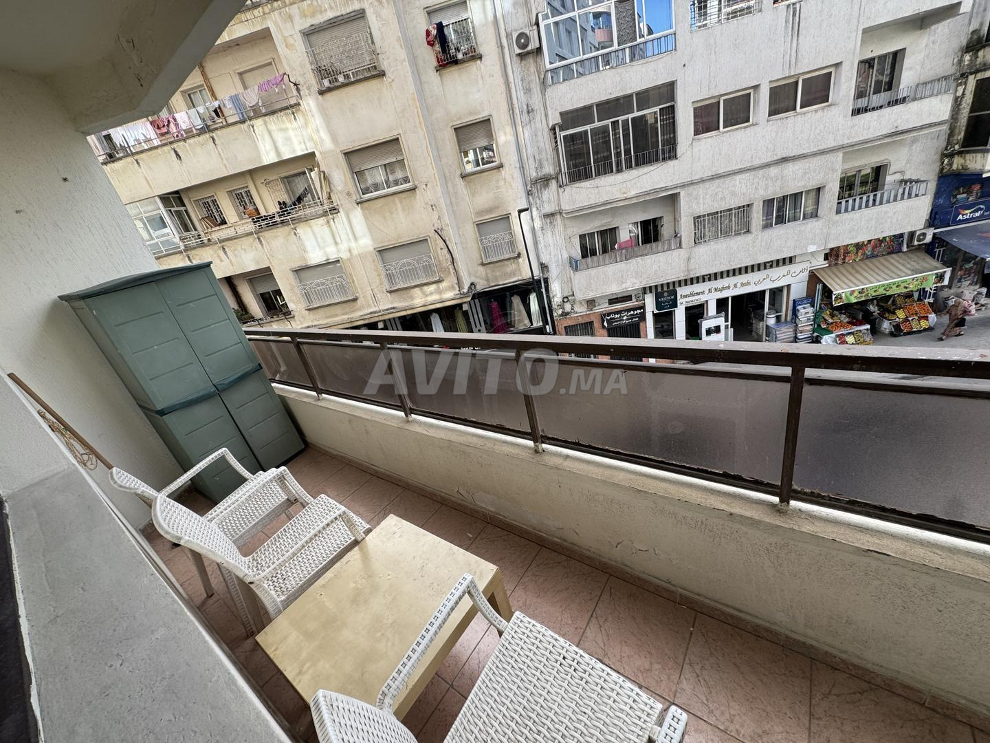 Appartement meublé à louer en centre-ville avec terrasse - image 3