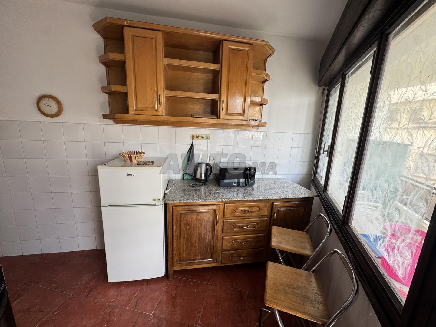 Appartement meublé à louer en centre-ville avec terrasse - image 5