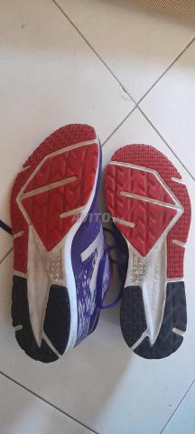 حذاء رياضي نيو بالانس أصلي بحالة جيدة للرجال مقاس 44 - 2