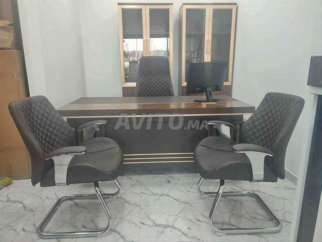 Siège design avec roulettes et hauteur ajustable - 2