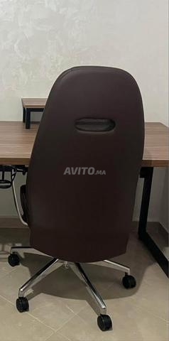 Fauteuil de bureau pivotant confortable et pratique