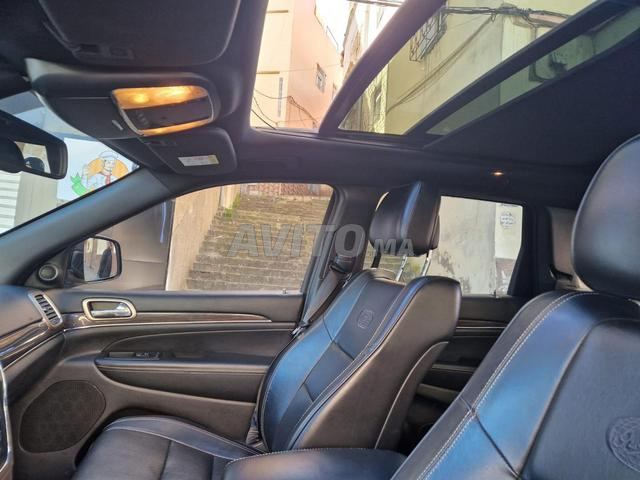 Jeep Grand Cherokee Overland - 2