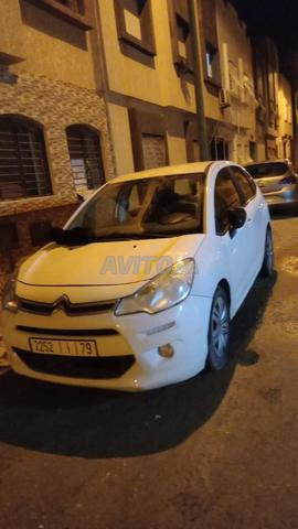 Modèle 2014, très propre, zéro accident - 2