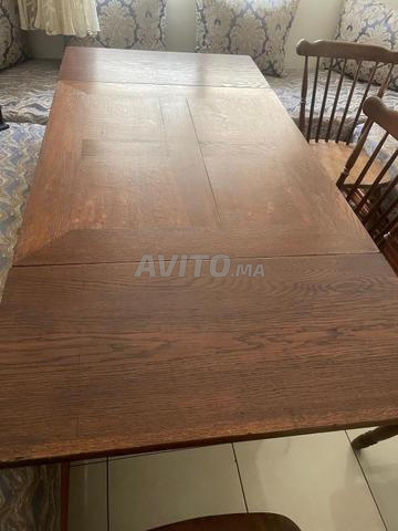 Table antique et 4 chaises. - 2