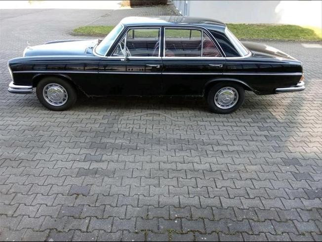 Mercedes-Benz 280 Essence Manuelle 1980 à Nador
