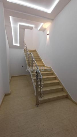 Duplex de 200 m² avec local commercial - 2