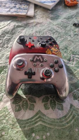 2 manettes Nintendo Switch