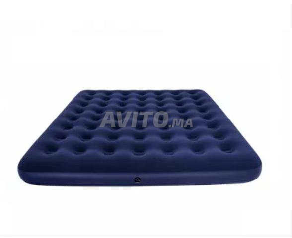 مرتبة هوائية زرقاء