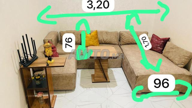 Canapés avec leurs tables, salon chic - 2