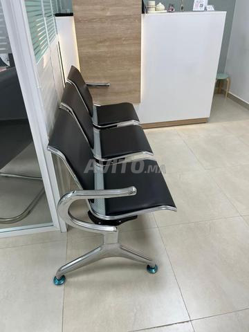 Chaises de salle d'attente - 2