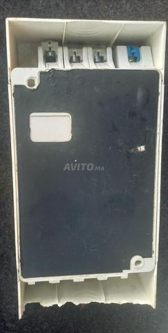 Disjoncteur neuf 4 fils - 2