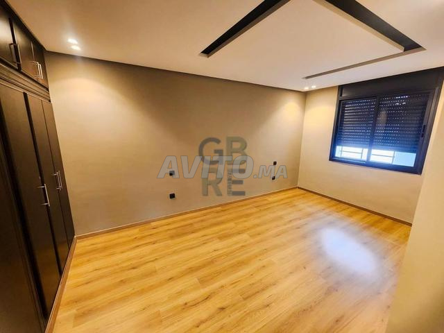 طابق فيلا جديد للإيجار في حي - 2