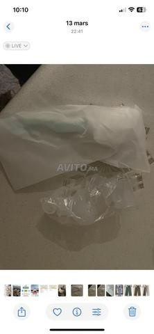 Tire-lait mains libres presque neuf - 2