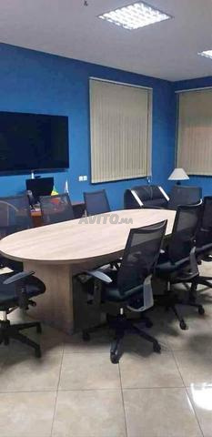 طاولة اجتماعات مصنوعة حسب الطلب من خشب MDF