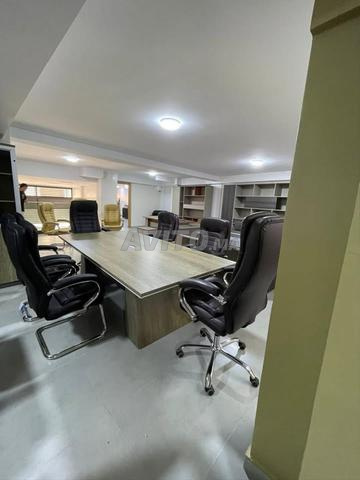 Table de réunion sur mesure en MDF - 2