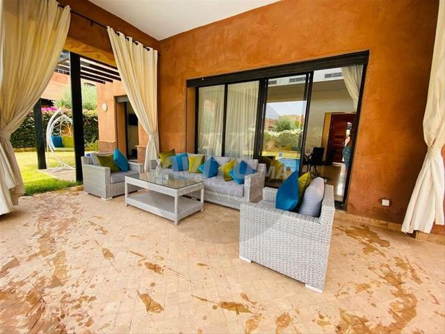 فيلا رائعة بحديقة ومسبح - 2