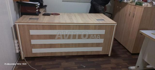 مكتب بتصميم عصري من إم دي إف بسطح - 2