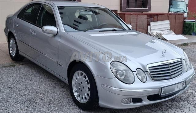 مرسيدس E كلاس 220