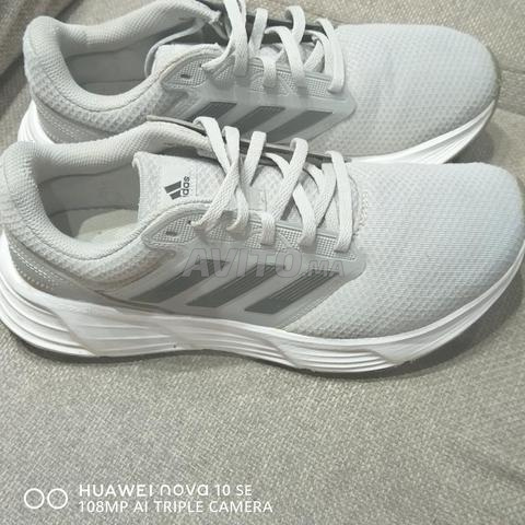 Taille 43 Baskets Adidas encore neuves