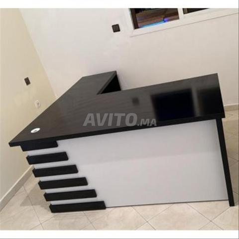 مكتب خشبي MDF بتصميم عصري وأنيق - 2