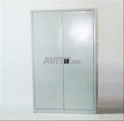 Mobilier Métallique – Robustesse & Modernité