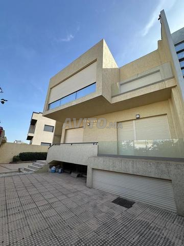 فيلا رائعة مفروشة بمساحة 304 متر مربع للبيع - 2