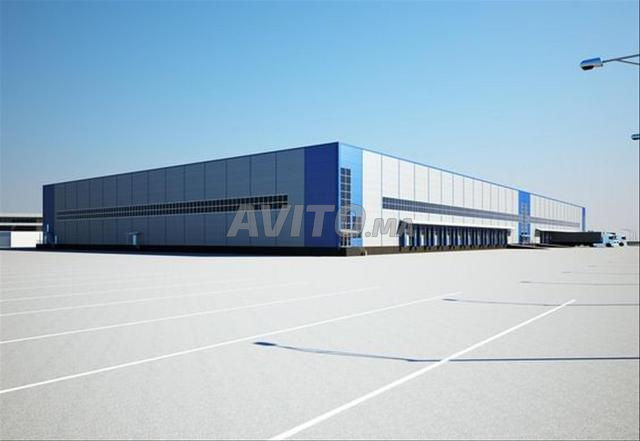 Entrepôt Usine 4000 m² dont 2700 m² Hangar Salé