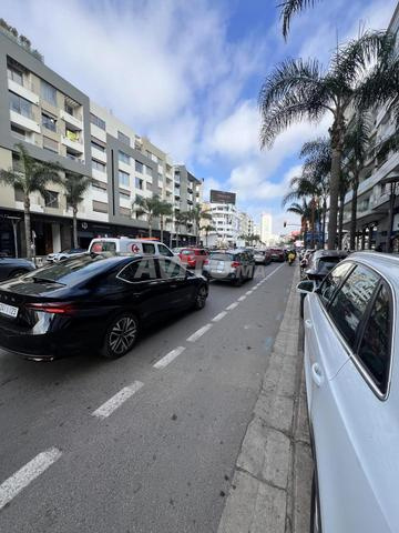 محل تجاري في شارع المسيرة الخضراء - 2