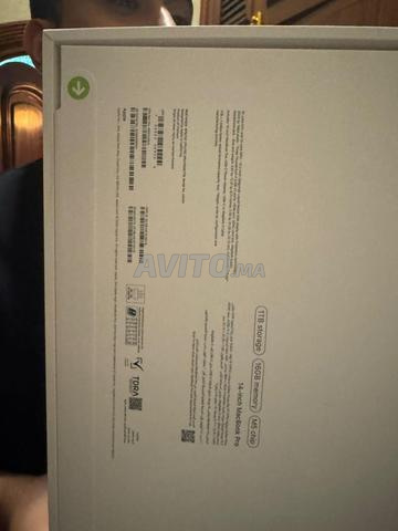 MacBook Pro noir 1To 14 pouces 16Go mémoire