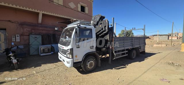 Camion avec grue - 2
