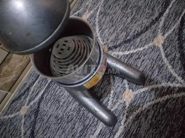 عصارة ليمون ورمان ستانلس ستيل بحالة جيدة - 2