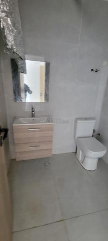 🏢 مكتب للإيجار - 2