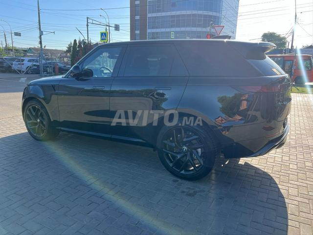 لاند روفر رينج روفر سبورت D250 الجيل الثالث، 2023 - 2