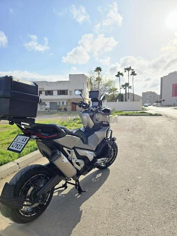 XADV 750 نظيفة جداً بكامل الكماليات - 2