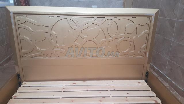 Lit en bois (1.80x2) - 2