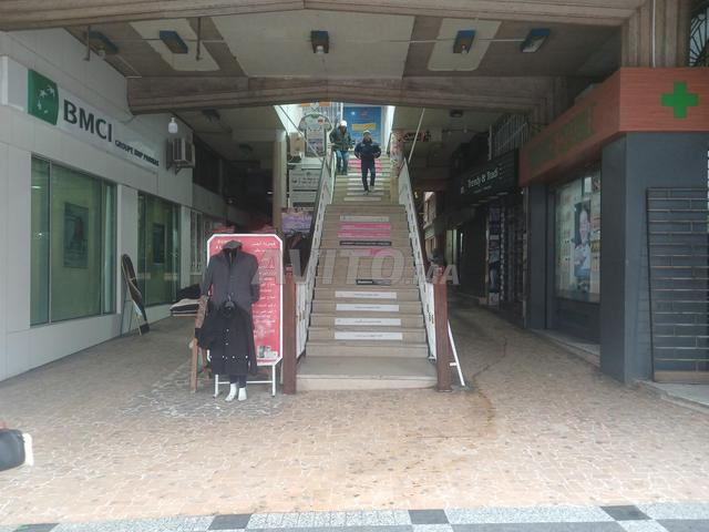 Local commercial ou bureau à vendre