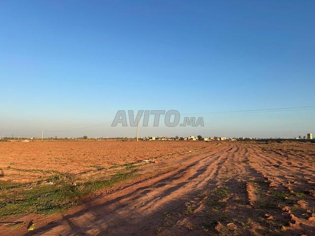 Terrain titré de 13 000 m2 à Issen